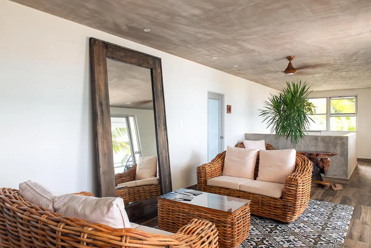 Pensión Numero Uno Beach House San Juan